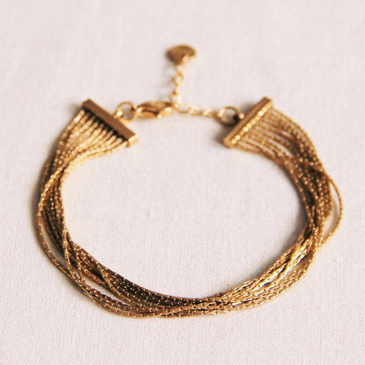 višeslojna narukvica zlatna, narukvica od nehrđajućeg čelika, zlatni nakit koji ne tamni, poklon za ženu, minimalistički nakit, layering bracelet, ručno izrađena narukvica