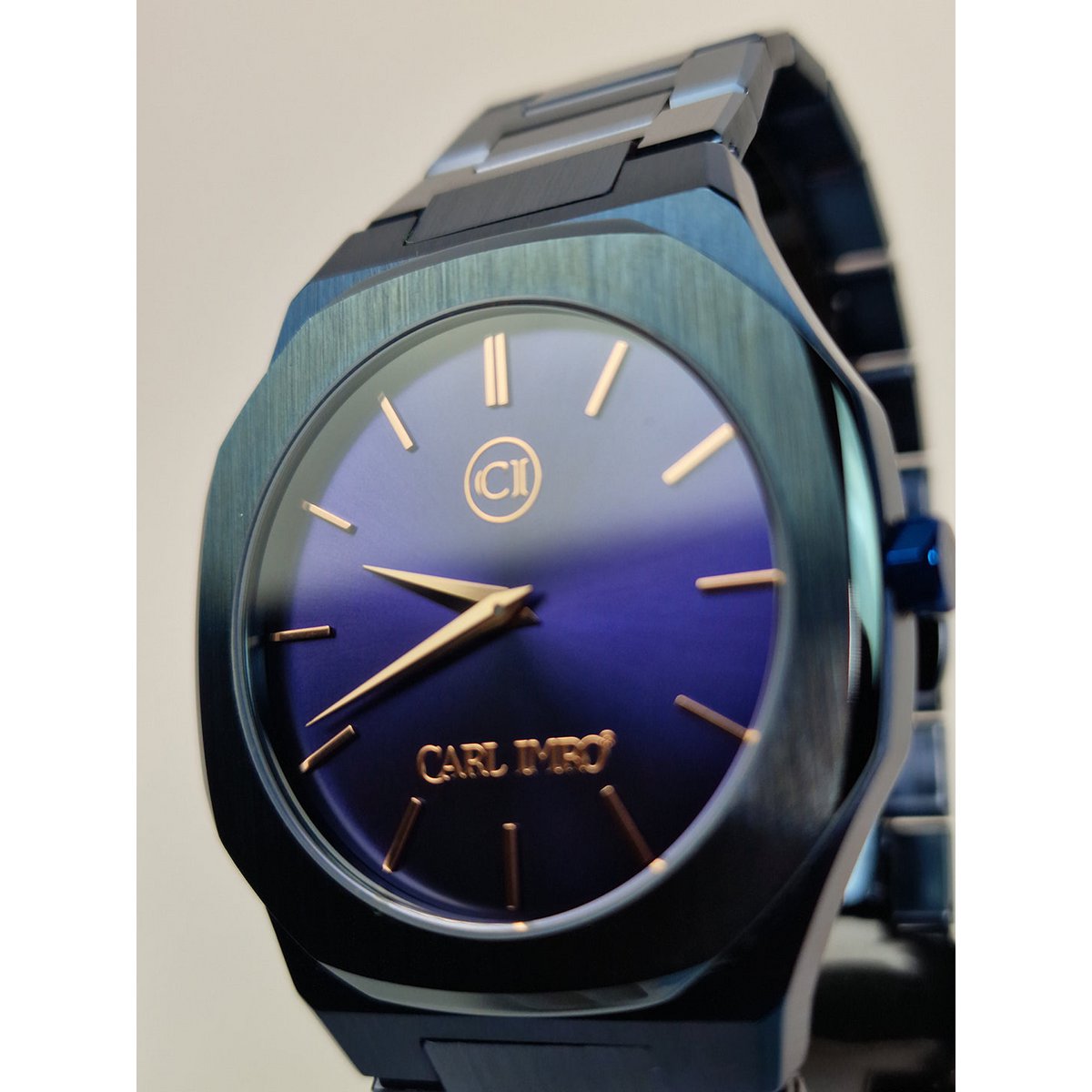 Zaya x CRLi Canton -  Švicarski sat Maxorata Blue
