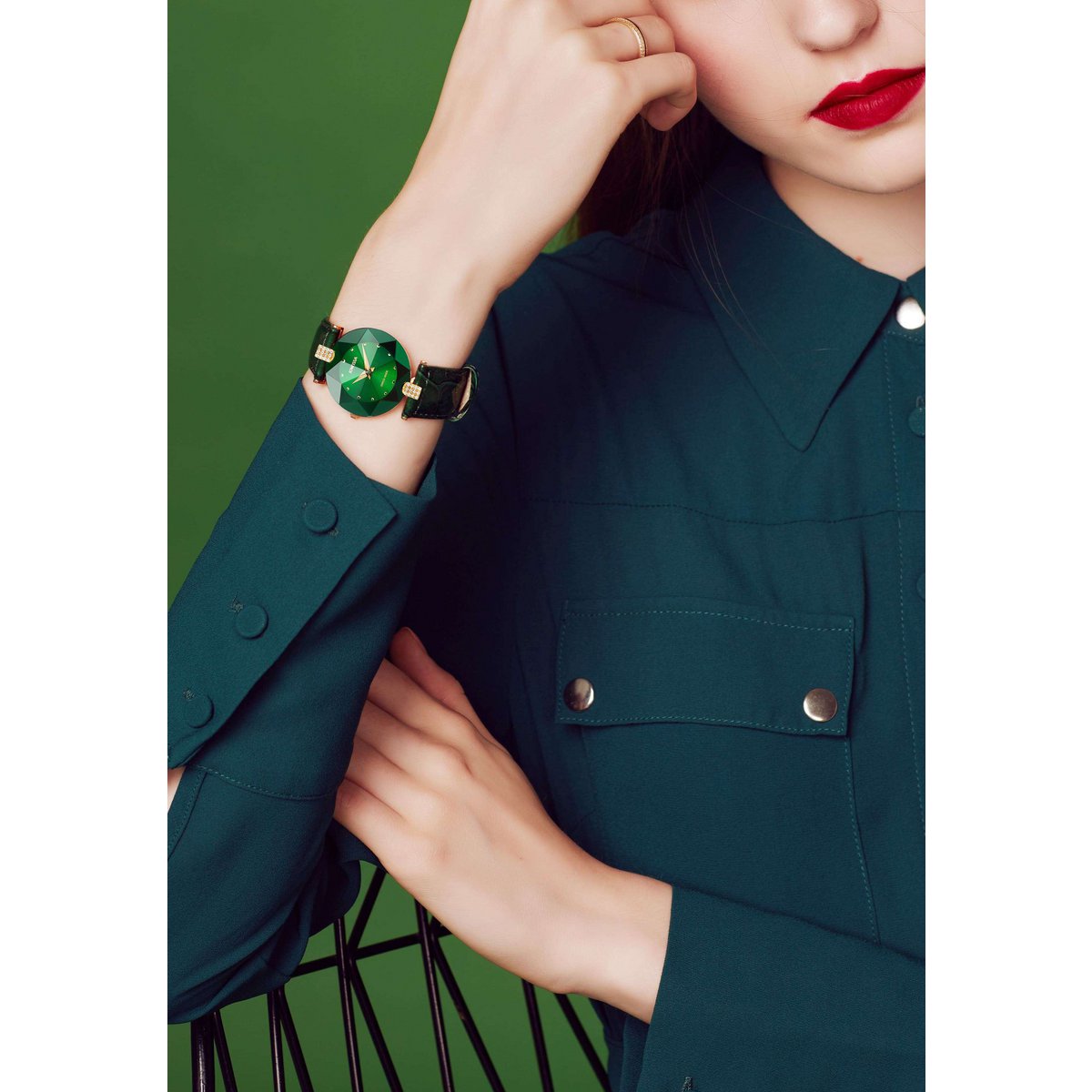 ZAYA x Jowissa 🇨🇭 – Švicarski sat Facet Strass (Gold / Emerald Green)