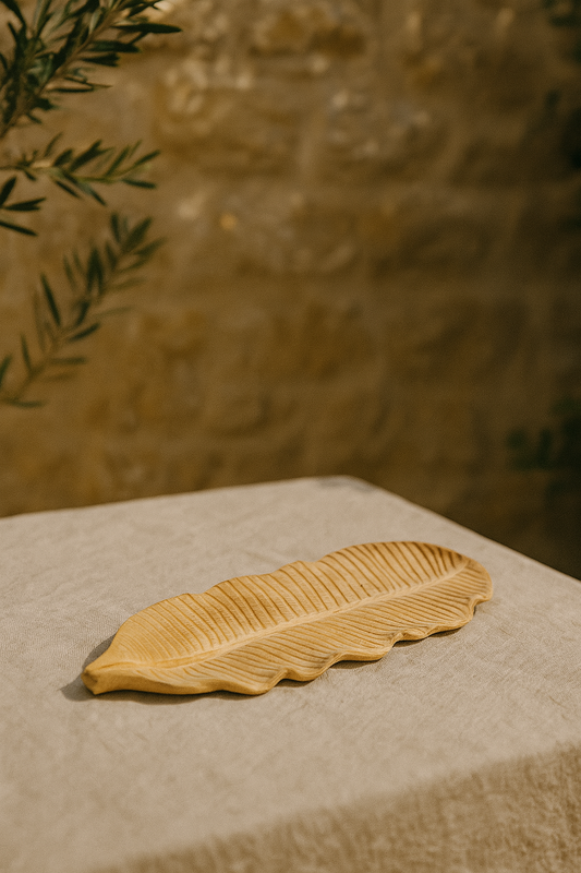 ZAYA x NIRS – Kartonska tacna „Leaf” 36 cm 🌿