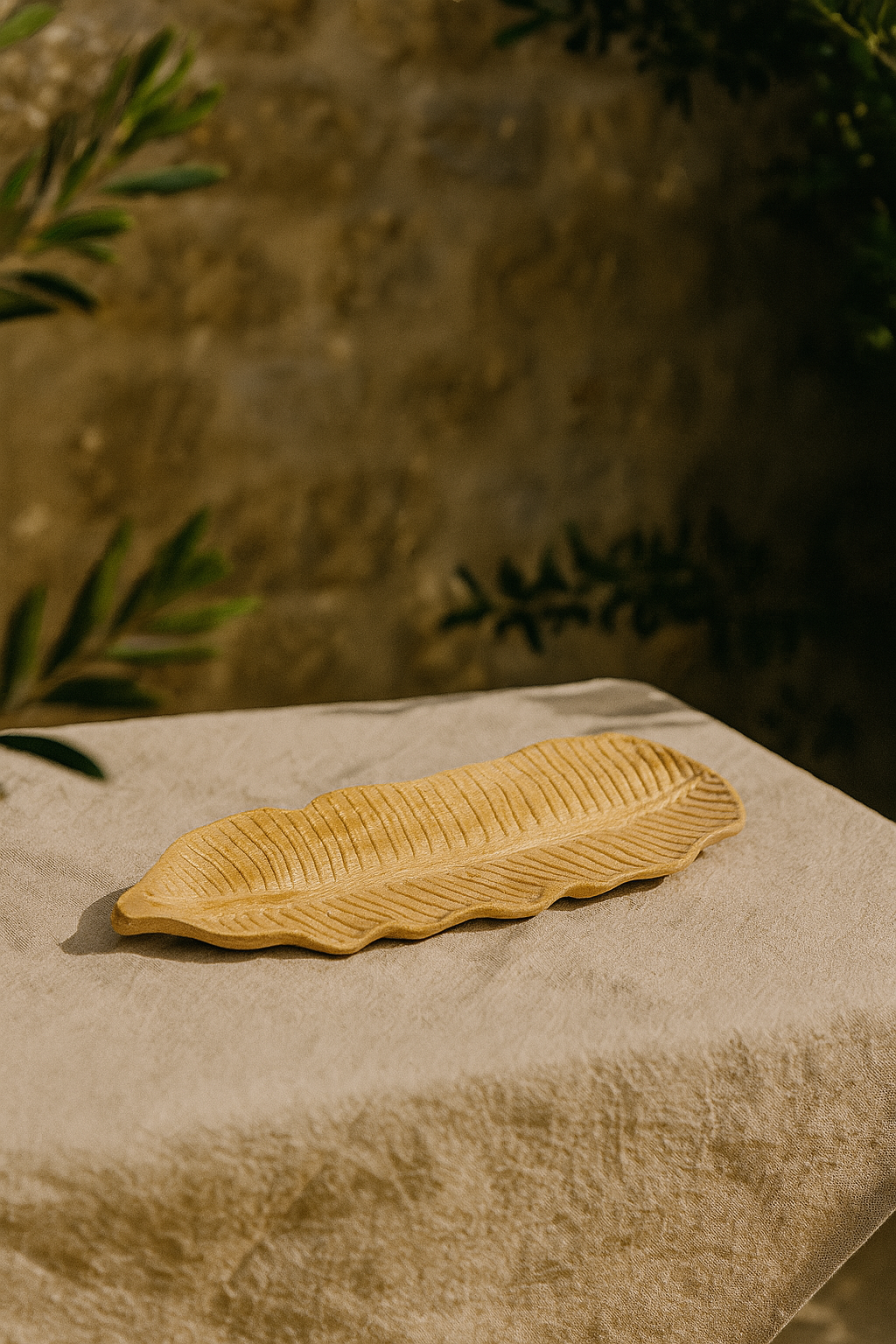 ZAYA x NIRS – Kartonska tacna „Leaf” 36 cm 🌿