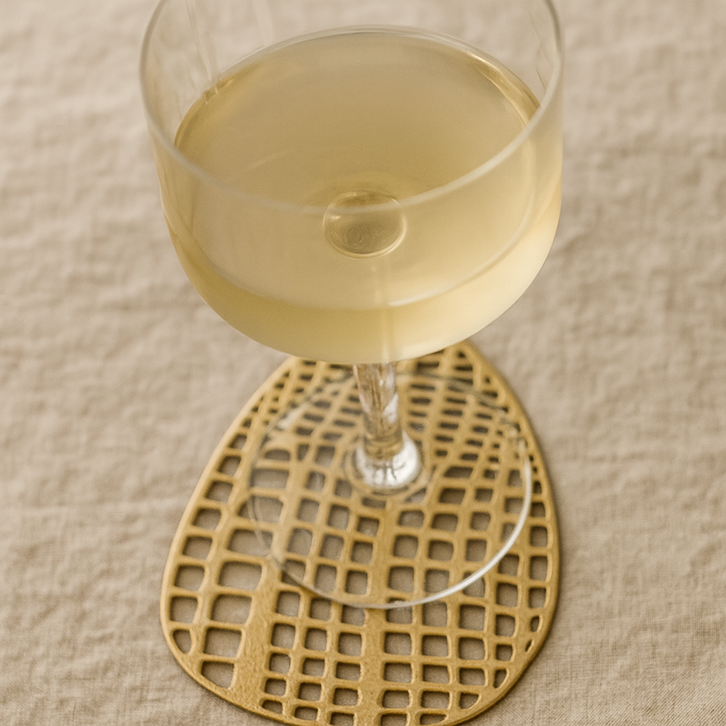 ZAYA podmetači, Gold Leila, zlatni podmetači za čaše, set 4 kom, dekoracija stola, chic postav stola, podložak za čašu, zlatni detalji, moderna elegancija, zaya home