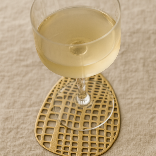 ZAYA podmetači, Gold Leila, zlatni podmetači za čaše, set 4 kom, dekoracija stola, chic postav stola, podložak za čašu, zlatni detalji, moderna elegancija, zaya home